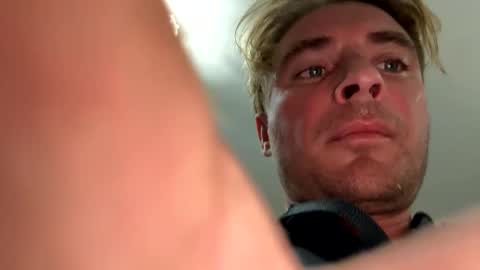 Snapshot of onlyloveyoutwice2016 chatting on October 31, 6:20 pm onlyloveyoutwice2016 online show from October 31, 6:20 pm