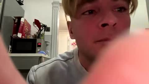 Snapshot of onlyloveyoutwice2016 chatting on November 18, 4:22 pm onlyloveyoutwice2016 online show from November 18, 4:22 pm