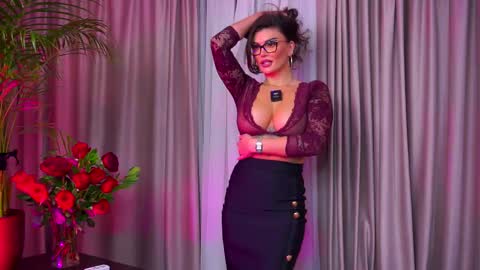 Snapshot of onlynicolle chatting on September 8, 8:19 pm Nicolle online show from September 8, 8:19 pm