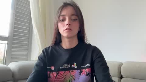 Snapshot of onlysophia chatting on June 4, 9:54 pm Sophia online show from June 4, 9:54 pm