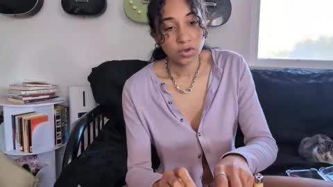 Snapshot of onlystrings chatting on February 12, 12:05 am Duo online show from February 12, 12:05 am