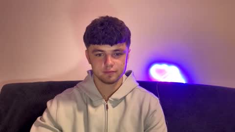 Snapshot of onyiix_ chatting on November 7, 7:36 pm Mike online show from November 7, 7:36 pm