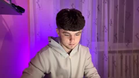 Snapshot of onyiix_ chatting on November 9, 7:23 pm Mike online show from November 9, 7:23 pm