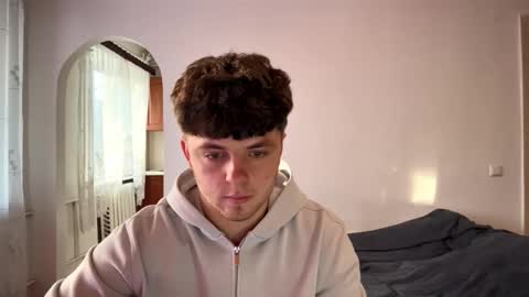 Snapshot of onyiix_ chatting on November 13, 12:15 pm Mike online show from November 13, 12:15 pm