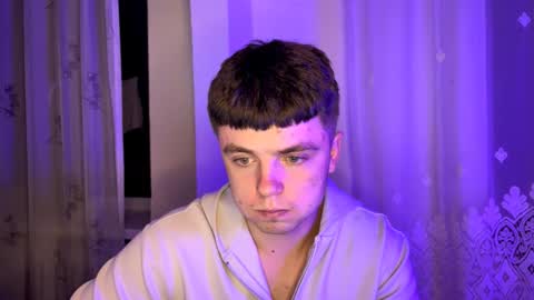 Snapshot of onyiix_ chatting on November 22, 11:15 pm Mike online show from November 22, 11:15 pm