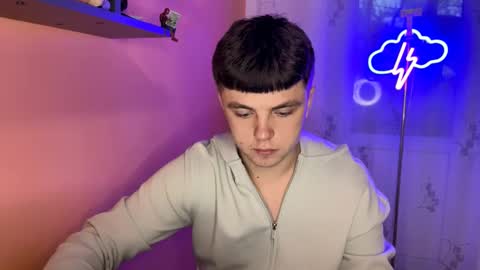 Snapshot of onyiix_ chatting on November 24, 2:28 pm Mike online show from November 24, 2:28 pm