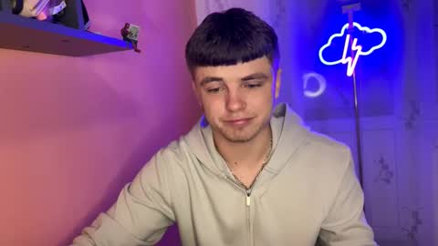 Snapshot of onyiix_ chatting on November 27, 5:04 pm Mike online show from November 27, 5:04 pm