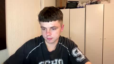 Snapshot of onyiix_ chatting on December 14, 6:12 pm Mike online show from December 14, 6:12 pm