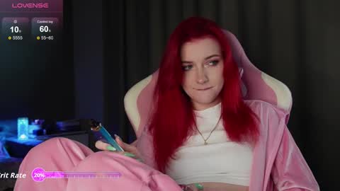 Snapshot of ooliviaa chatting on October 1, 7:53 pm Hannah online show from October 1, 7:53 pm