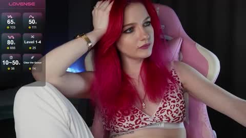 Snapshot of ooliviaa chatting on November 24, 3:23 pm Hannah online show from November 24, 3:23 pm