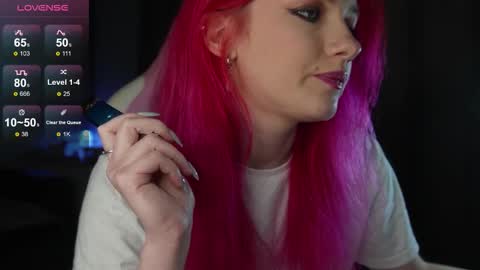 Snapshot of ooliviaa chatting on December 2, 6:36 pm Hannah online show from December 2, 6:36 pm