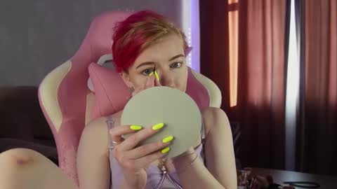 Snapshot of ooliviaa chatting on February 28, 1:23 pm Hannah online show from February 28, 1:23 pm