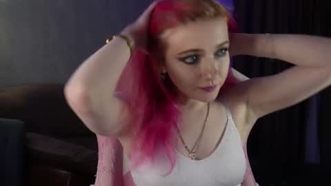 Snapshot of ooliviaa chatting on March 12, 5:30 pm Hannah online show from March 12, 5:30 pm