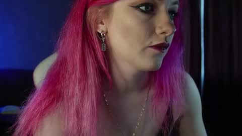 Snapshot of ooliviaa chatting on March 18, 2:53 pm Hannah online show from March 18, 2:53 pm