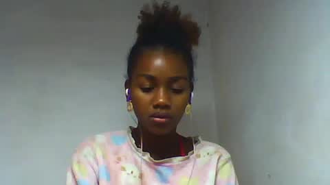 Snapshot of oooorazanasoa chatting on June 12, 4:00 am oooorazanasoa online show from June 12, 4:00 am