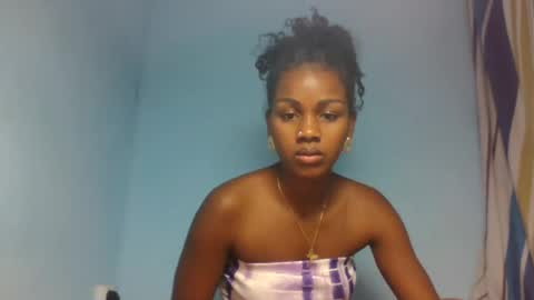 Snapshot of oooorazanasoa chatting on July 20, 12:40 pm oooorazanasoa online show from July 20, 12:40 pm
