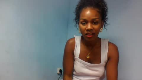 Snapshot of oooorazanasoa chatting on July 25, 11:19 am oooorazanasoa online show from July 25, 11:19 am