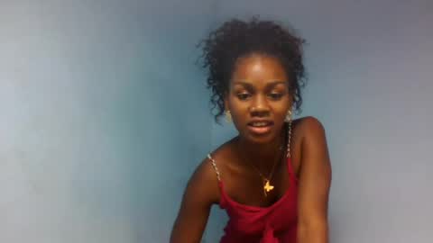 Snapshot of oooorazanasoa chatting on July 27, 8:16 pm oooorazanasoa online show from July 27, 8:16 pm