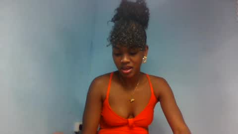 Snapshot of oooorazanasoa chatting on July 28, 6:20 pm oooorazanasoa online show from July 28, 6:20 pm