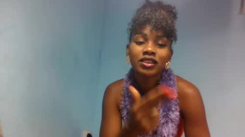 Snapshot of oooorazanasoa chatting on July 28, 7:50 pm oooorazanasoa online show from July 28, 7:50 pm