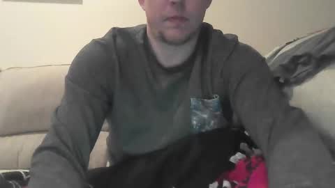 Snapshot of open_torequest chatting on February 6, 12:37 am open_torequest online show from February 6, 12:37 am