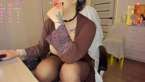 Snapshot of ophelia_mm chatting on March 18, 4:59 am Ophelia online show from March 18, 4:59 am