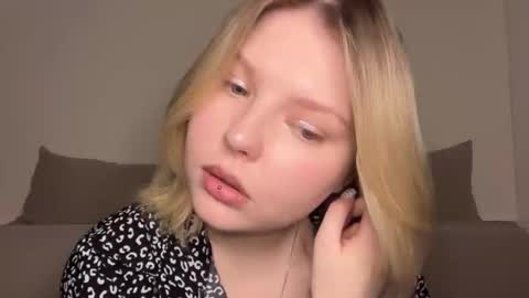 Snapshot of opheliaritz chatting on March 4, 6:58 pm Ophelia online show from March 4, 6:58 pm