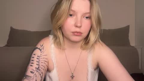 Snapshot of opheliaritz chatting on March 11, 10:38 pm Ophelia online show from March 11, 10:38 pm