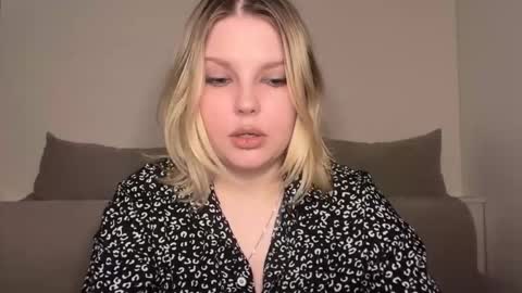 Snapshot of opheliaritz chatting on March 23, 12:36 am Ophelia online show from March 23, 12:36 am