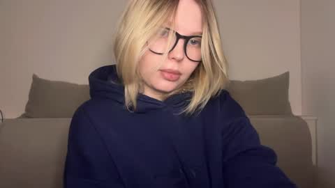 Snapshot of opheliaritz chatting on March 23, 10:47 pm Ophelia online show from March 23, 10:47 pm