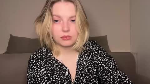 Snapshot of opheliaritz chatting on March 30, 11:06 pm Ophelia online show from March 30, 11:06 pm