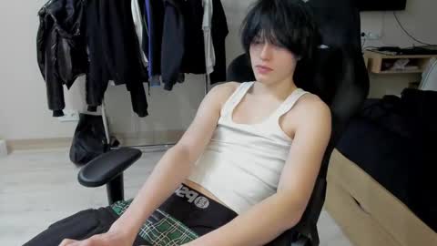 Snapshot of opiunarium chatting on February 19, 7:32 pm Bella and John online show from February 19, 7:32 pm