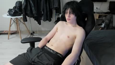 Snapshot of opiunarium chatting on March 21, 8:12 pm Bella and John online show from March 21, 8:12 pm