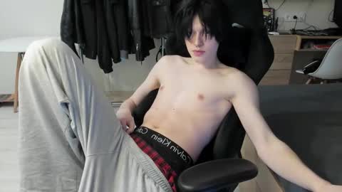 Snapshot of opiunarium chatting on March 27, 8:41 pm Bella and John online show from March 27, 8:41 pm