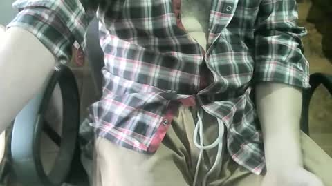 Snapshot of ore_cam chatting on January 19, 6:43 pm Ore online show from January 19, 6:43 pm