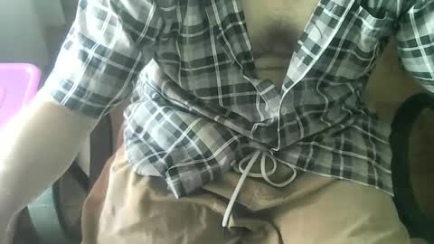 Snapshot of ore_cam chatting on January 28, 5:35 pm Ore online show from January 28, 5:35 pm