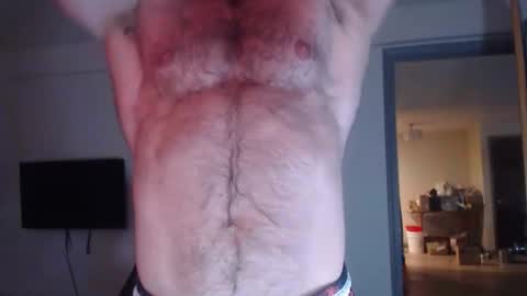 Snapshot of oregon87 chatting on April 9, 11:32 pm The Oregon Lumberjack online show from April 9, 11:32 pm