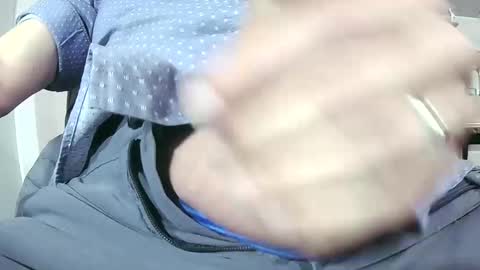 Snapshot of oregonasianguy chatting on February 19, 8:33 am oregonasianguy online show from February 19, 8:33 am