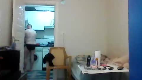 Snapshot of orhansakar12 chatting on May 1, 2:43 pm orhansakar12 online show from May 1, 2:43 pm