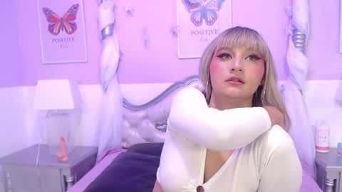 Snapshot of oriana_larsson chatting on March 18, 11:57 am Oriana Larsson online show from March 18, 11:57 am