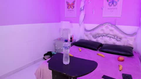 Snapshot of oriana_larsson chatting on March 26, 12:11 pm Oriana Larsson online show from March 26, 12:11 pm