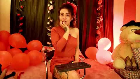 Snapshot of oriana_thomson2 chatting on February 14, 11:20 pm Oriana online show from February 14, 11:20 pm