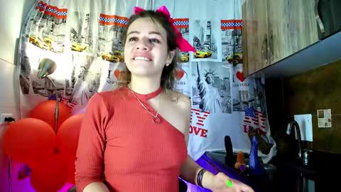 Snapshot of oriana_thomson2 chatting on February 17, 12:32 am Oriana online show from February 17, 12:32 am