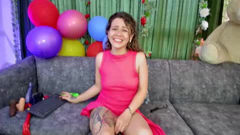 Snapshot of oriana_thomson2 chatting on March 2, 10:38 pm Oriana online show from March 2, 10:38 pm