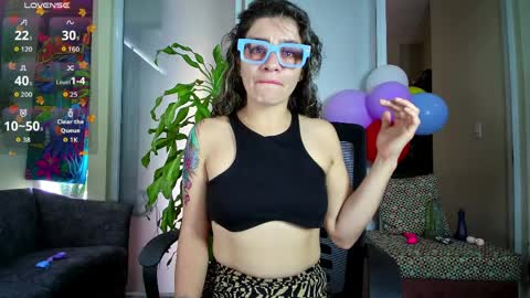 Snapshot of oriana_thomson2 chatting on April 8, 2:39 pm Oriana online show from April 8, 2:39 pm