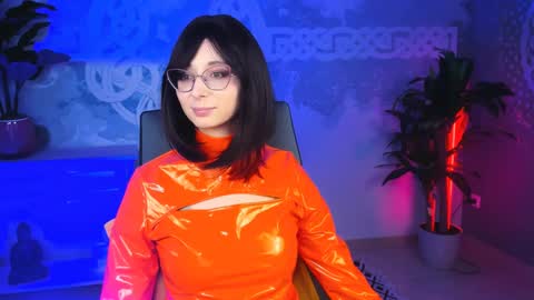 Orianna -  Hi Im into geek culture cosplay crafting LARP games. Shall we play DnD online show from February 2, 7:14 pm