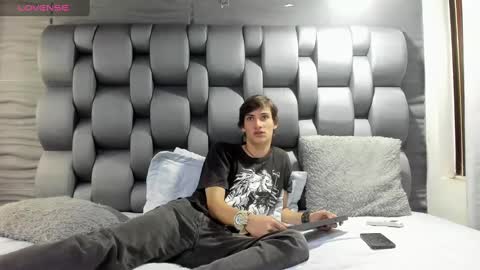 Snapshot of orion_galax chatting on December 17, 6:09 pm orion_galax online show from December 17, 6:09 pm