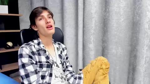 Snapshot of orion_galax chatting on December 18, 6:03 pm orion_galax online show from December 18, 6:03 pm