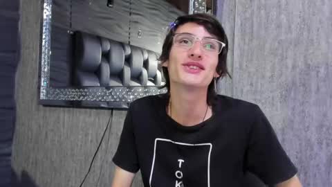 Snapshot of orion_galax chatting on February 12, 5:48 pm orion_galax online show from February 12, 5:48 pm