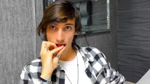 Snapshot of orion_galax chatting on March 6, 6:05 pm orion_galax online show from March 6, 6:05 pm